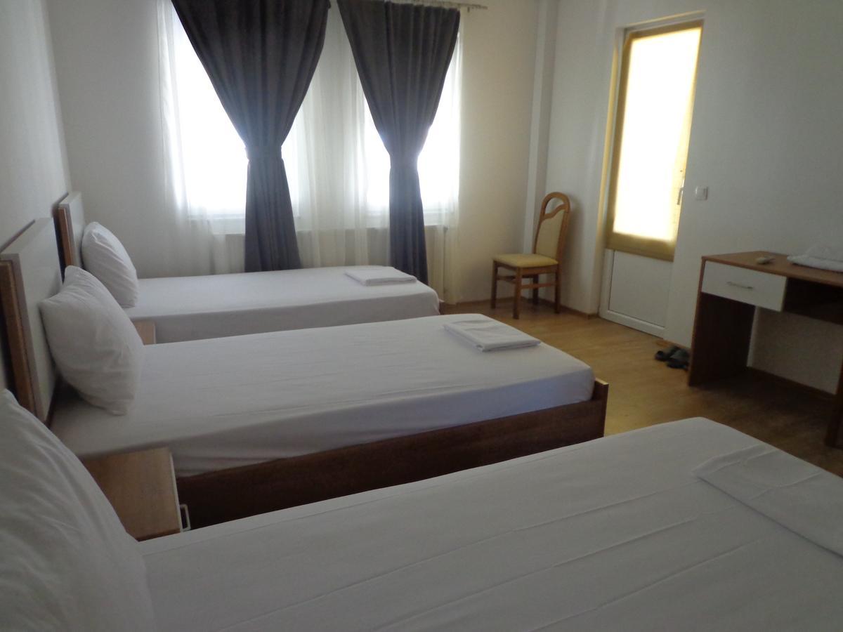 Hotel Rio Πρίστινα Εξωτερικό φωτογραφία