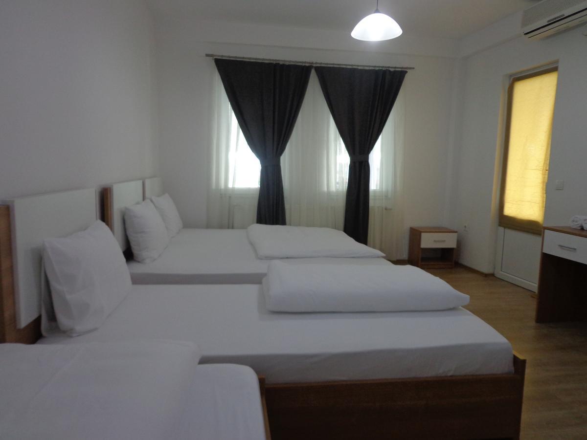Hotel Rio Πρίστινα Εξωτερικό φωτογραφία
